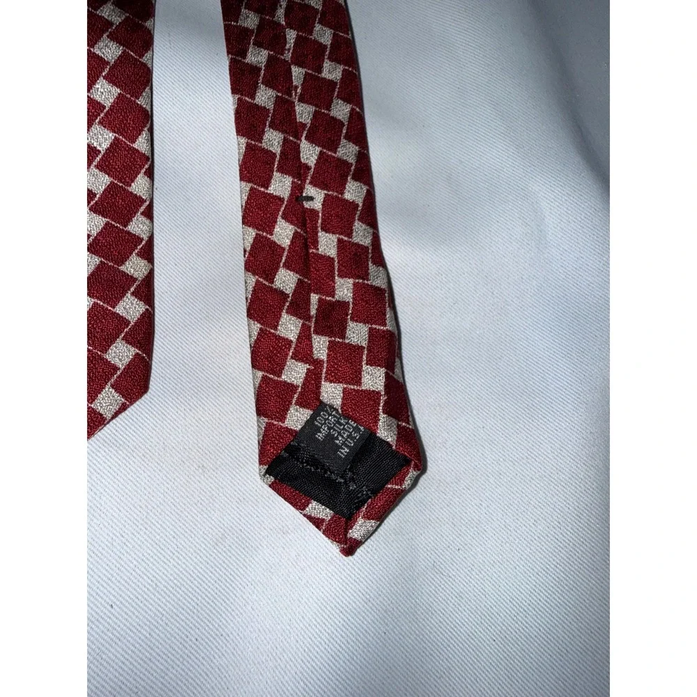 Guess USA American‎ Classics Silk Tie Red Silver Geometric Checkered Vintage